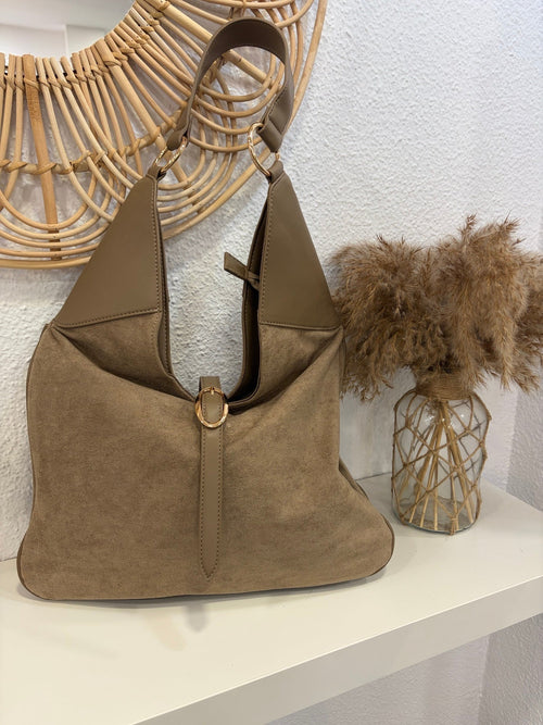 Bolso hobo camel con asa anilla dorada y cierre central